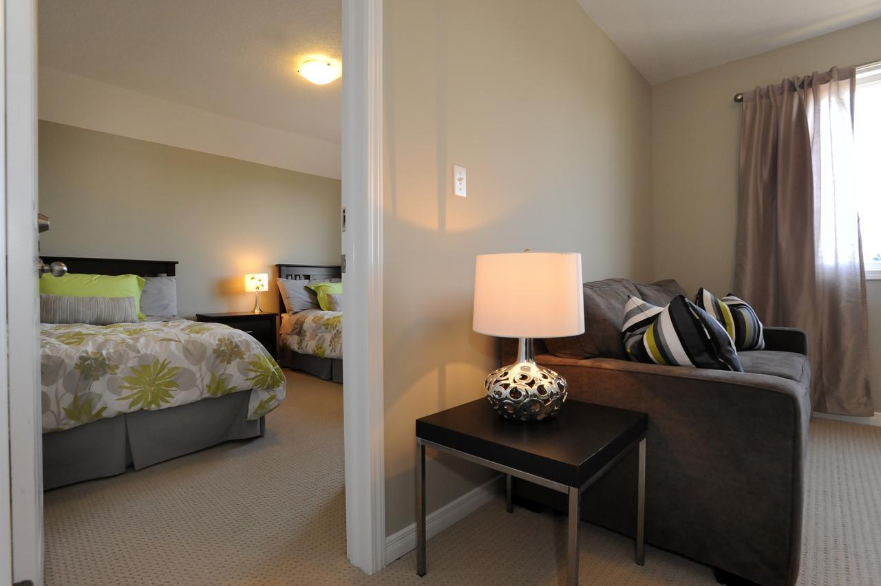 Boardwalk Homes - Executive Guest Rooms & Townhomes Kitchener Habitación foto