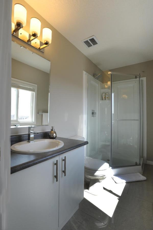 Boardwalk Homes - Executive Guest Rooms & Townhomes Kitchener Habitación foto